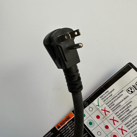 OEM Chevy Volt Bolt EUV Battery Charger - Picture 4 of 9